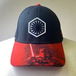 Disney New Era 39thirty Star Wars Order Symbol Kylo even Baseball Hat